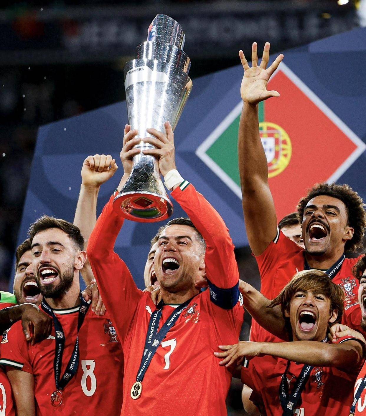 关于葡萄牙马术运动员表现精彩赢得好评的信息