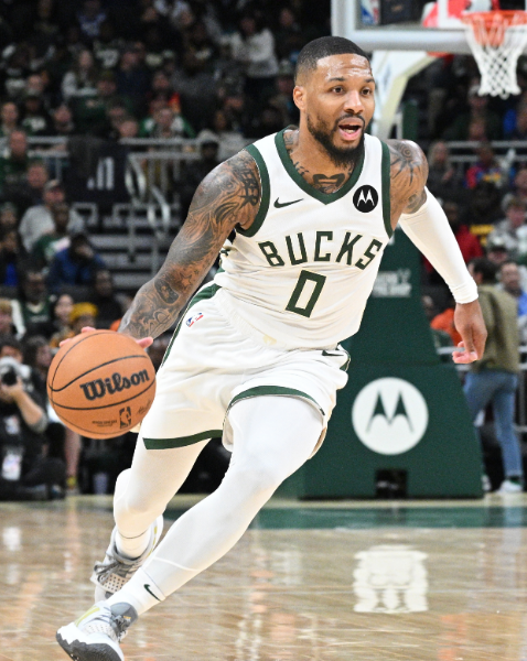 火箭负雄鹿，球队处于低迷期