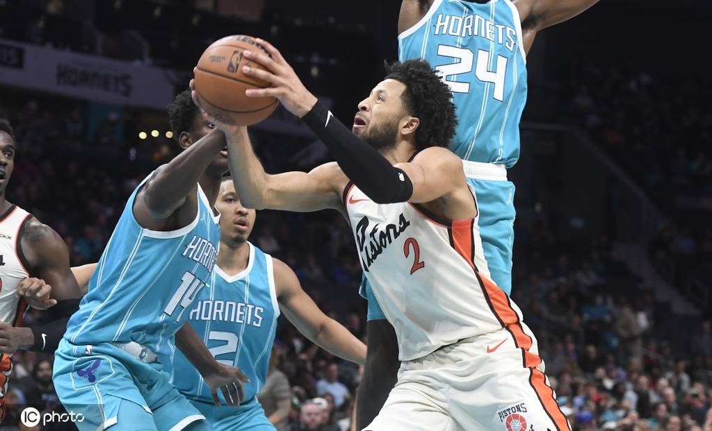 包含黄蜂击败活塞，豪取连胜的词条