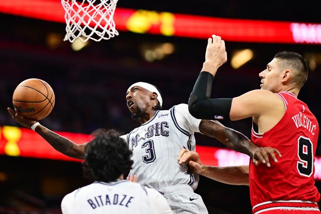 魔术客场逆袭猛龙，豪取连胜