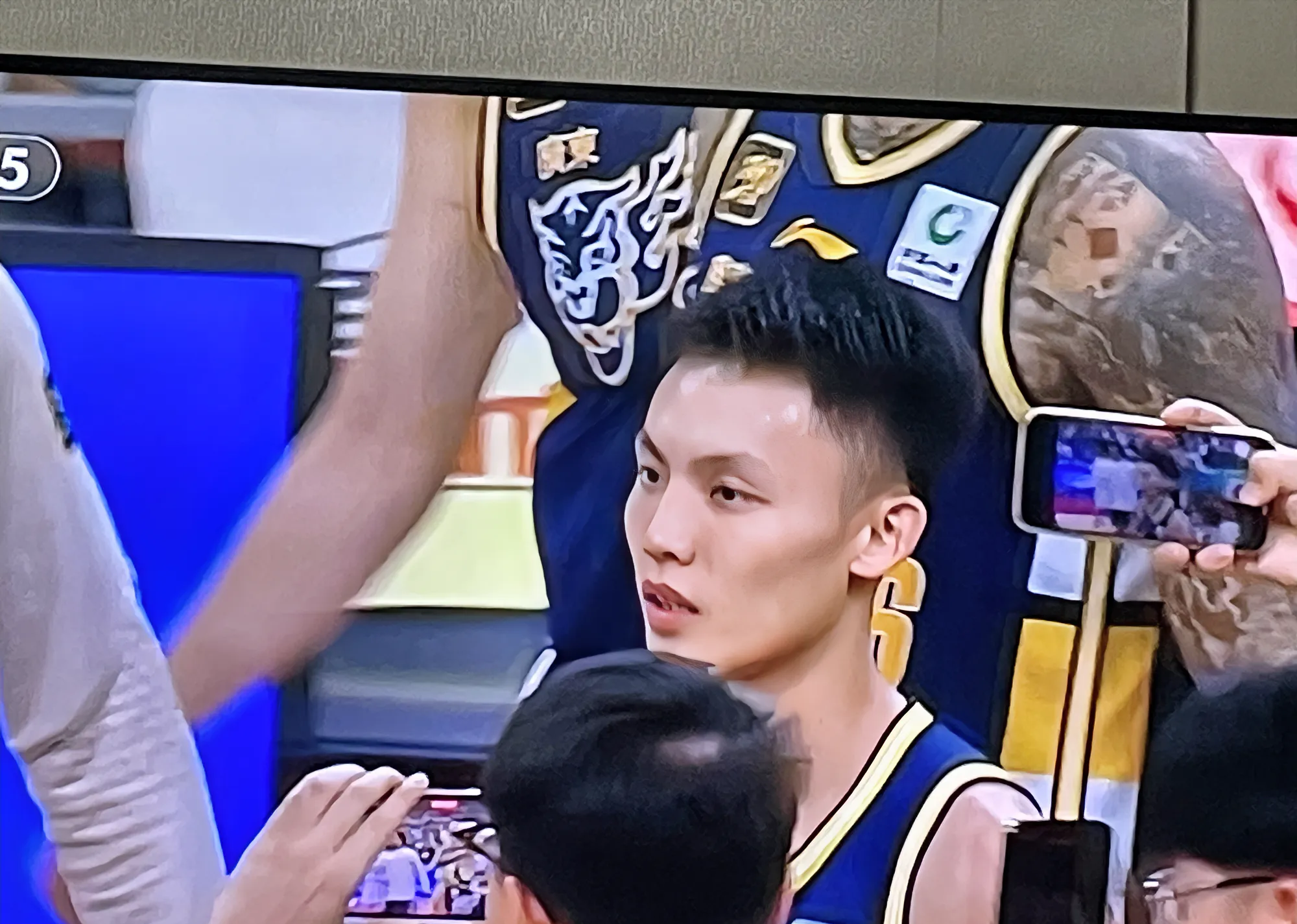 易建联32+8领军广东不敌新疆遭遇两连败